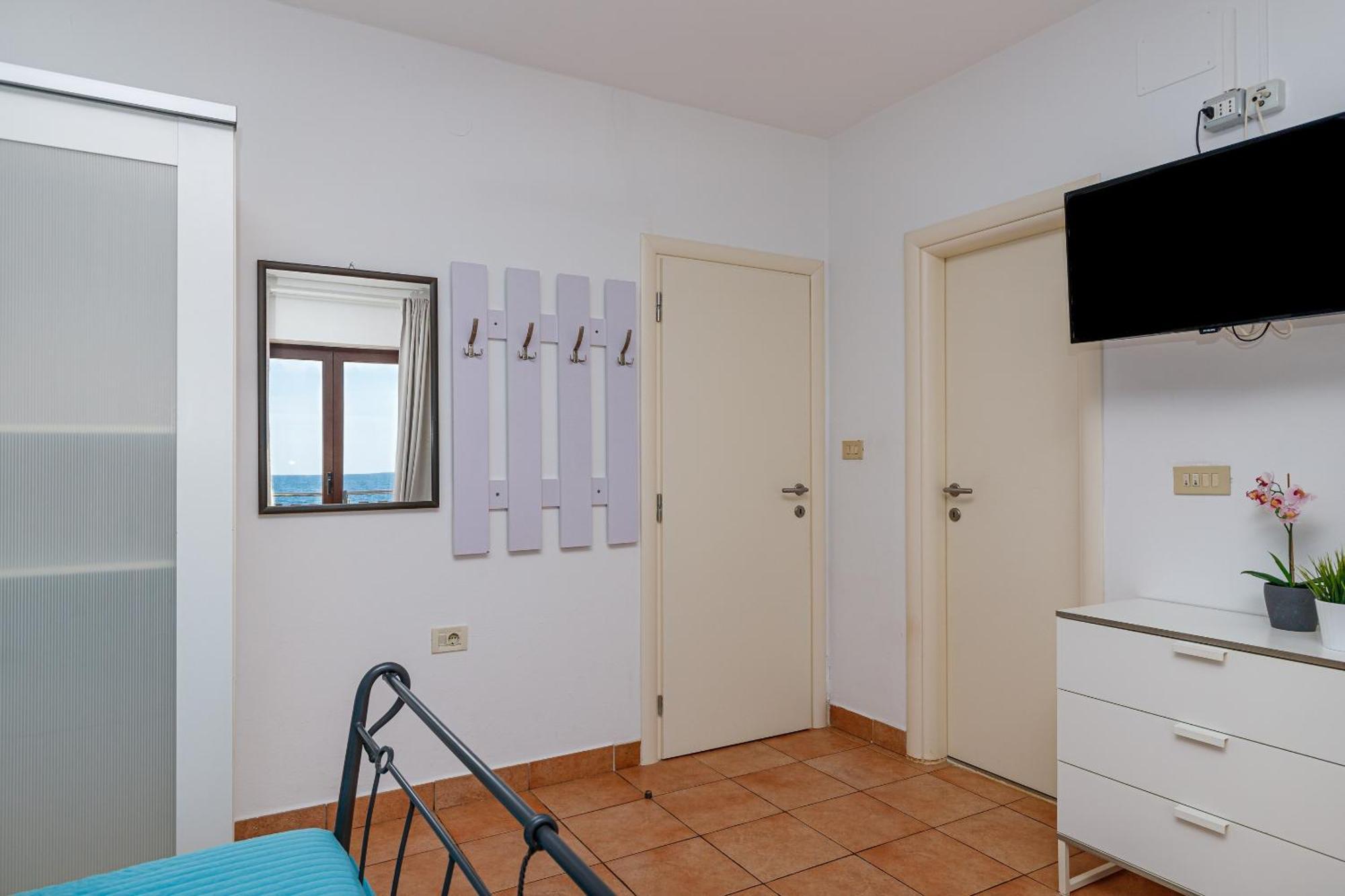 Cuvi Beach Apartments Rovinj Room photo