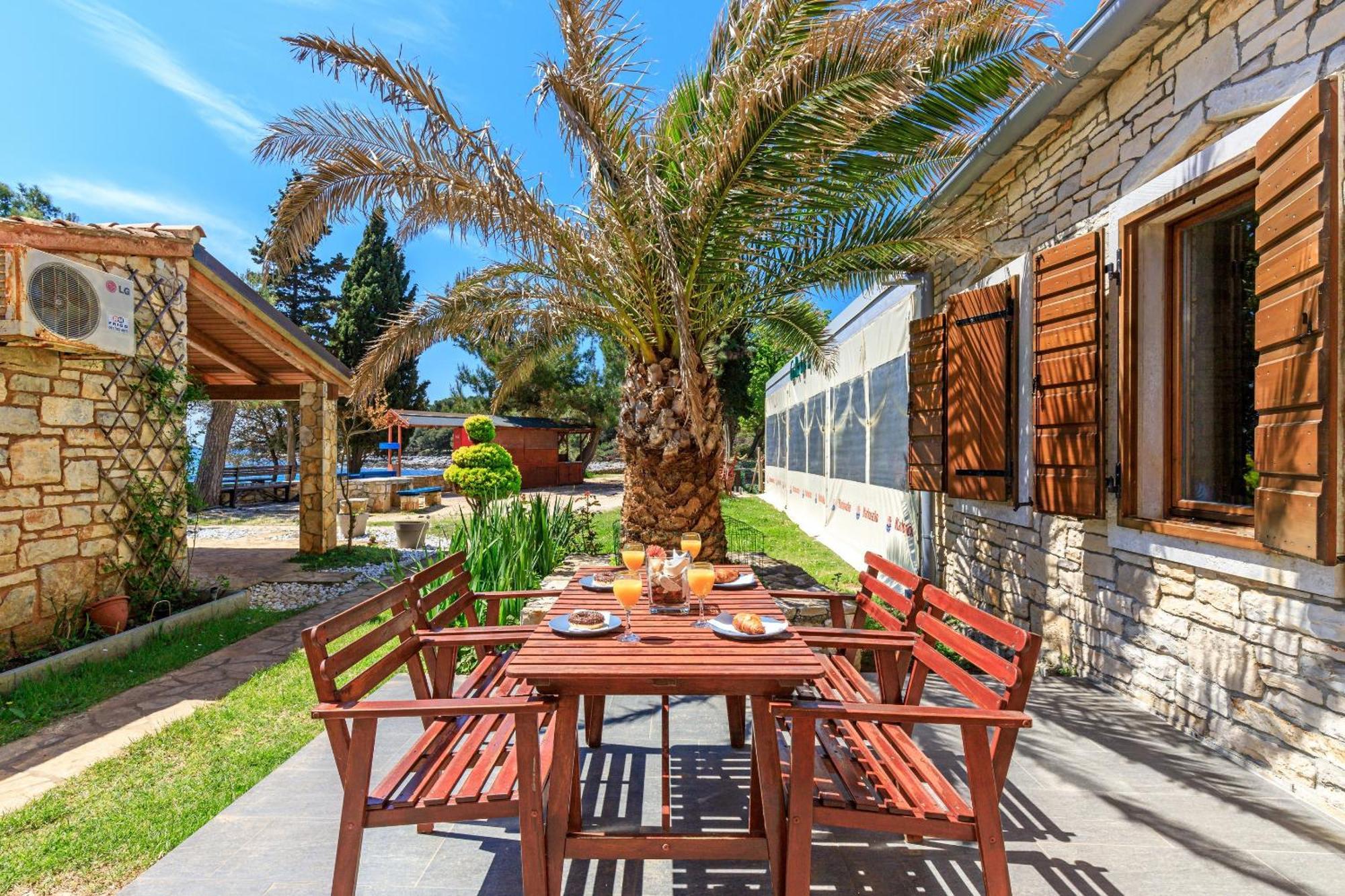 Cuvi Beach Apartments Rovinj Room photo
