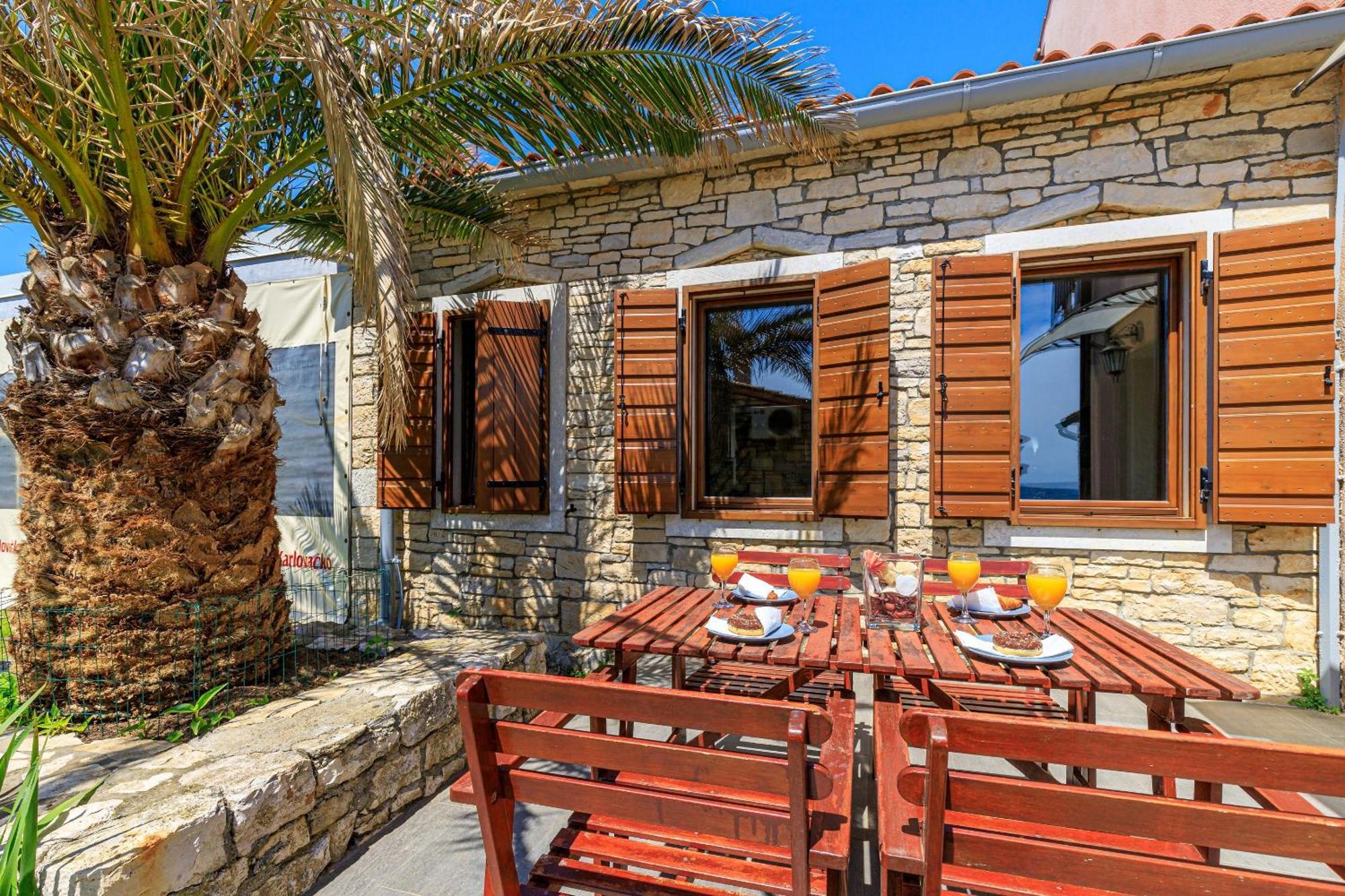 Cuvi Beach Apartments Rovinj Room photo