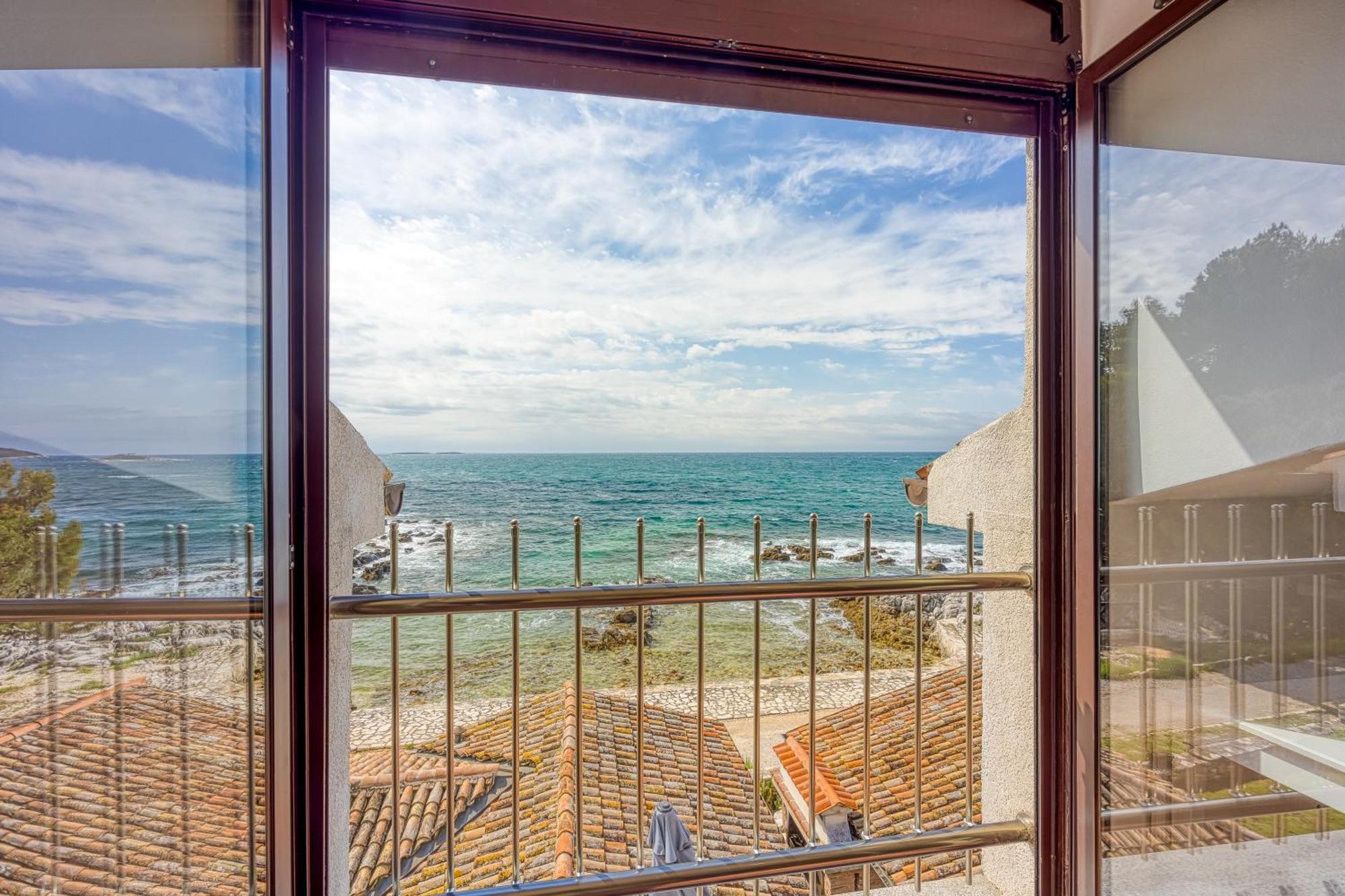 Cuvi Beach Apartments Rovinj Exterior photo